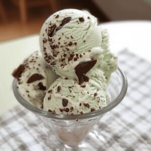 Irresistible Minty Cookie Crunch Ice Cream Recipe