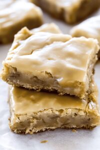 Maple Glazed Apple Blondies Recipe