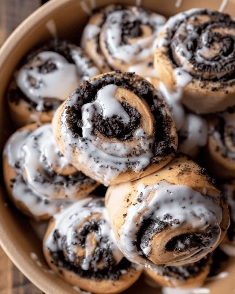 Cookies and Cream Cinnamon Rolls Recipe