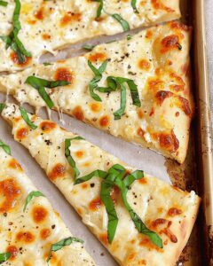 White Pizza with Garlic Pizza Sauce Recipe