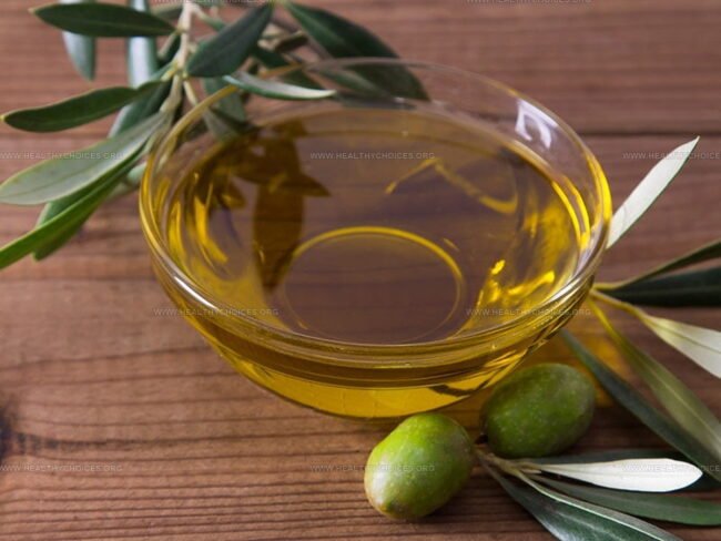 How Olive Oil Substitutes Affect Texture and Moisture in Baking